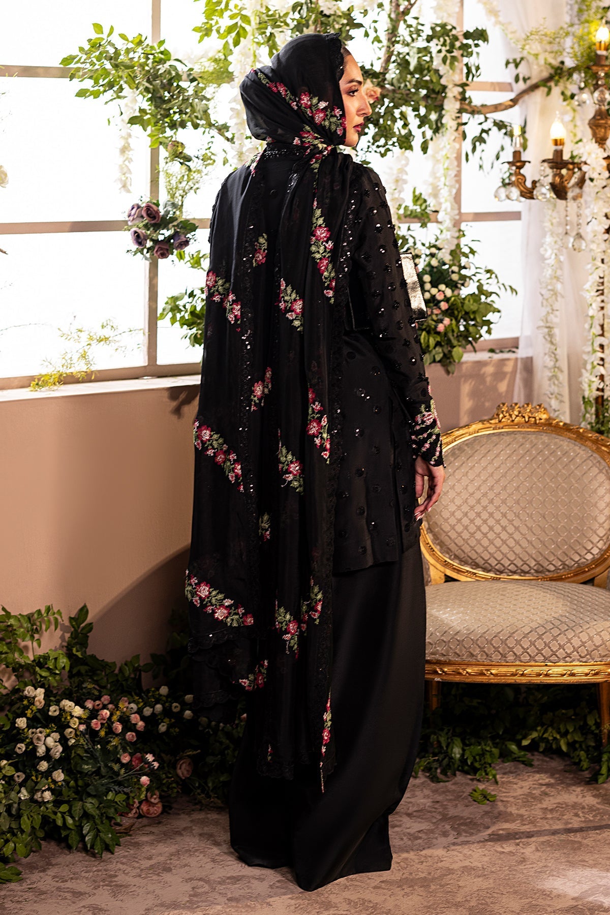 Mina Kashif | Loona Lawn 25 | Opal S Black Pure Tussar Silk