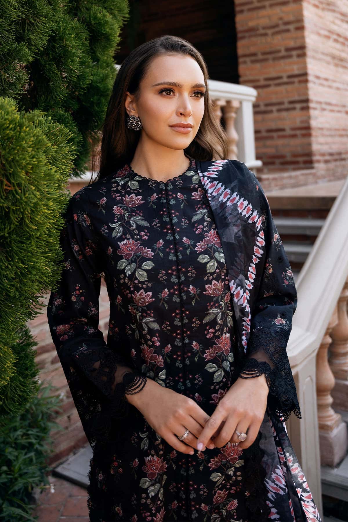 Afrozeh | Damask The Holiday Edit 25 | Lorien A M Black Lawn