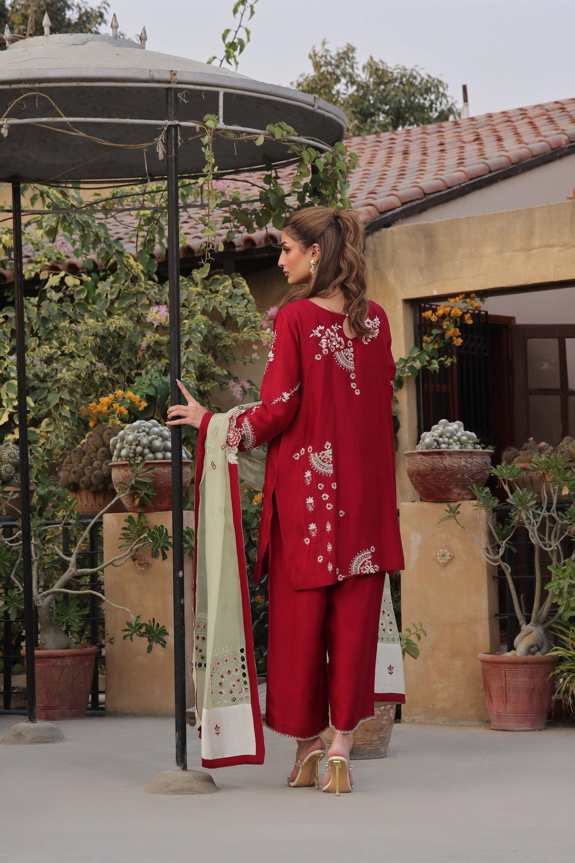 Mona Imran | Ezel Eid 25 | Claude - Pakistani Designer Dress - by Mona Imran | Type: Ladies Clothes - 100% Original at Saira Sultan