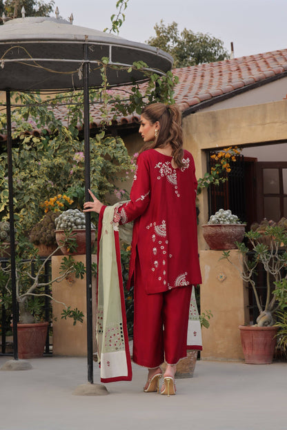 Mona Imran | Ezel Eid 25 | Claude - Pakistani Designer Dress - by Mona Imran | Type: Ladies Clothes - 100% Original at Saira Sultan