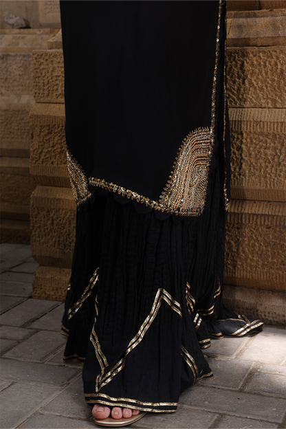 Mona Imran | Dilzaib Formals | Janan L Black Sheesha Silk