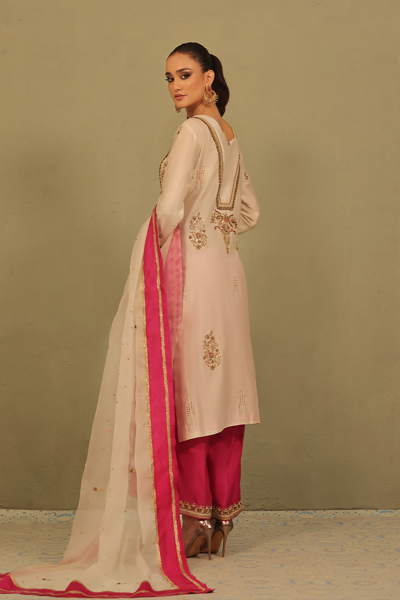Mona Imran | Dilzaib Formals | Sahiba S Ivory Pure Sheesha Silk