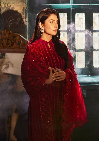 Zainab Chottani | Embroidered Velvet | SURKH D-05 - Pakistani Designer Dress - by Zainab Chottani | Type: Luxury - 100% Original at Saira Sultan