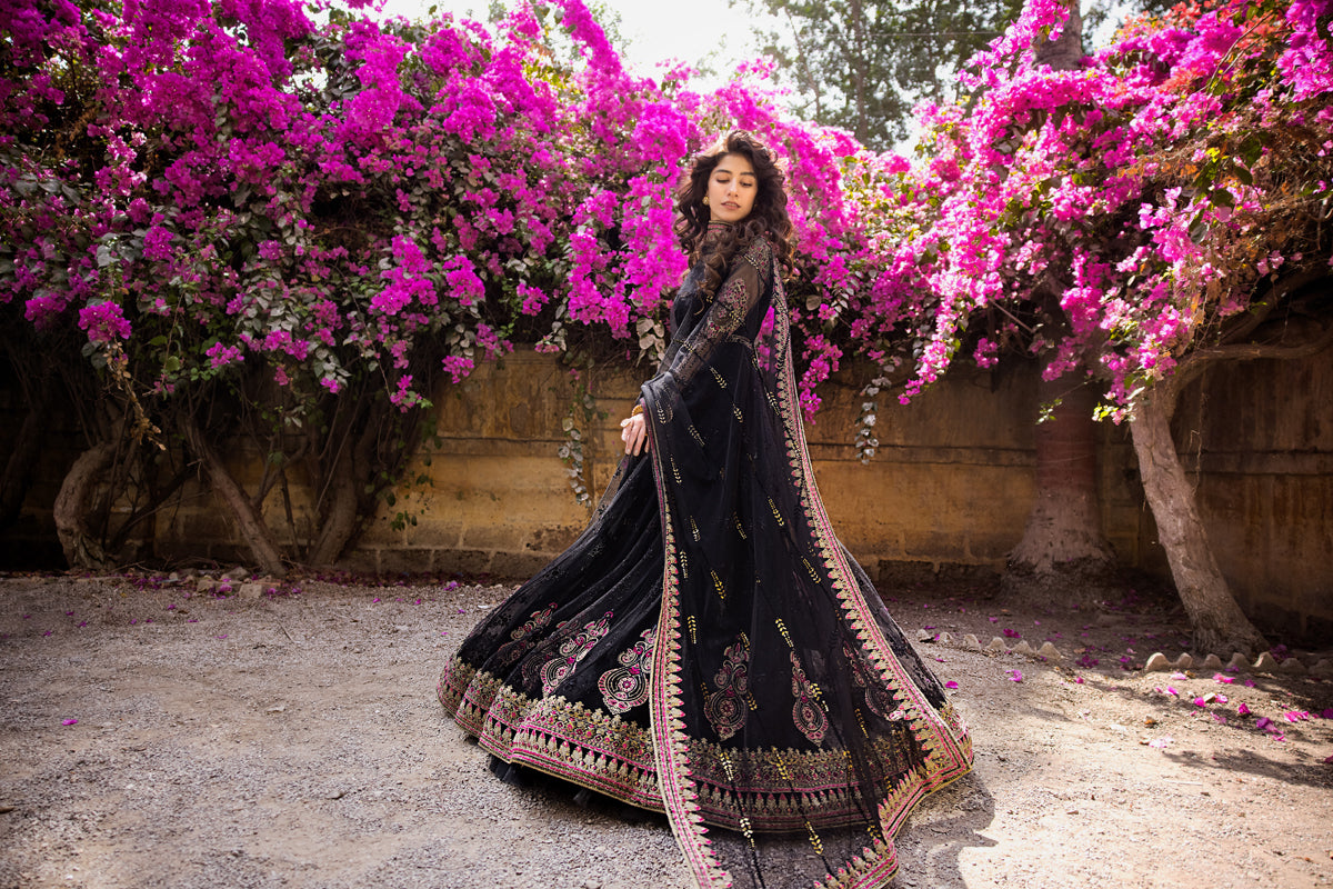 Erum Khan | Umaima Eid Edit | MAHJABEEN Custom Size Black Net