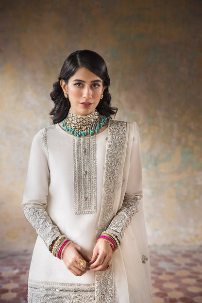Erum Khan | Umaima Eid Edit | Hoorain M White Net
