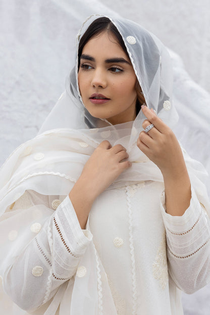 Erum Khan | Ramadan Edition | Maha M White Cotton Karandi