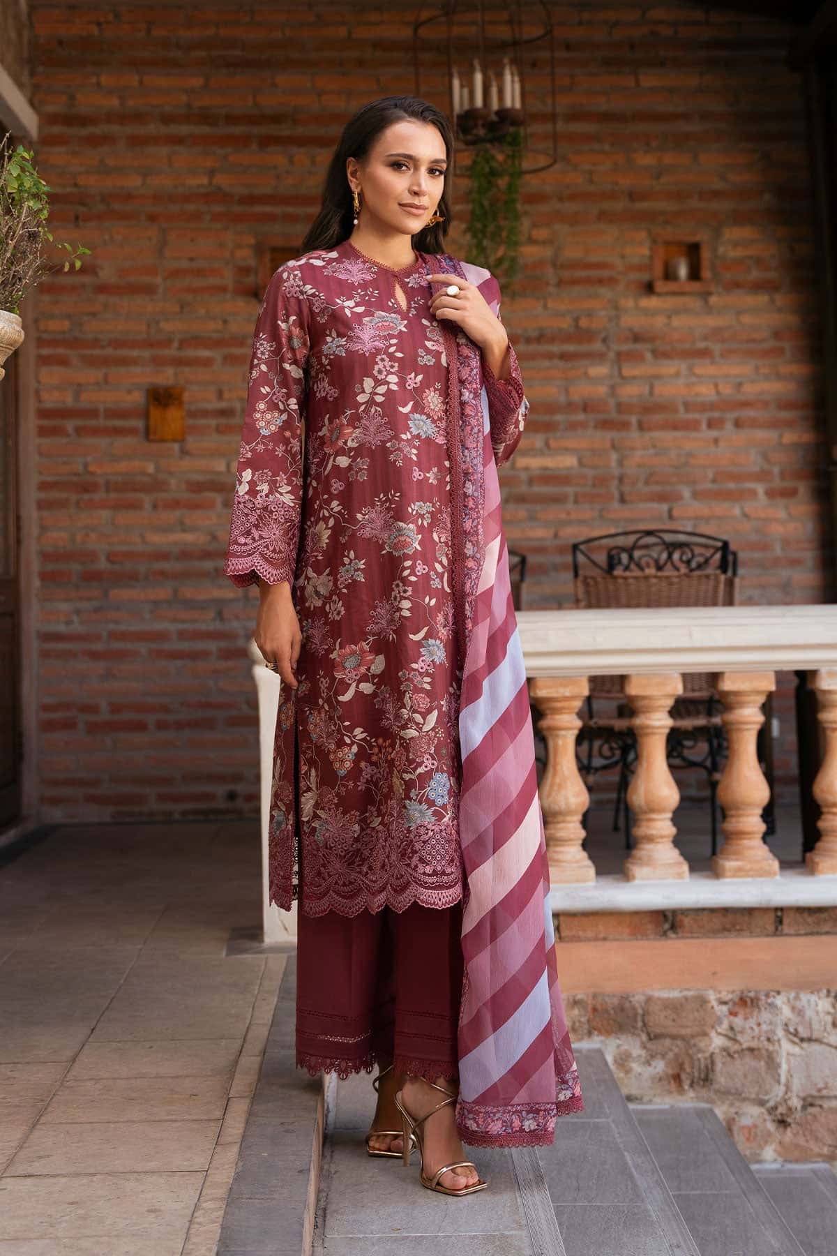 Afrozeh | Damask The Holiday Edit 25 | Azara B XL Maroon Lawn