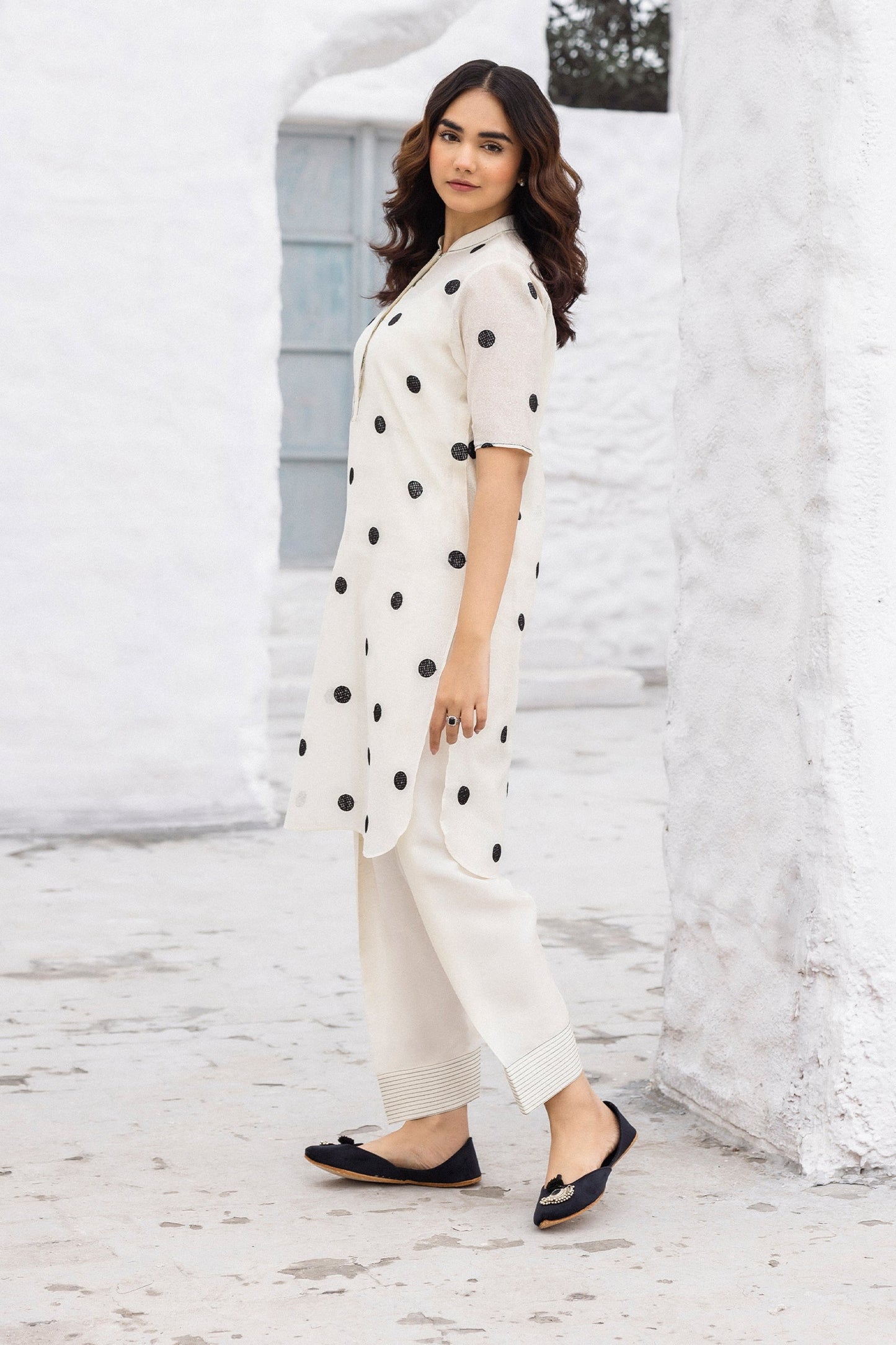 Erum Khan | Ramadan Edition | Elara L White Cotton Karandi
