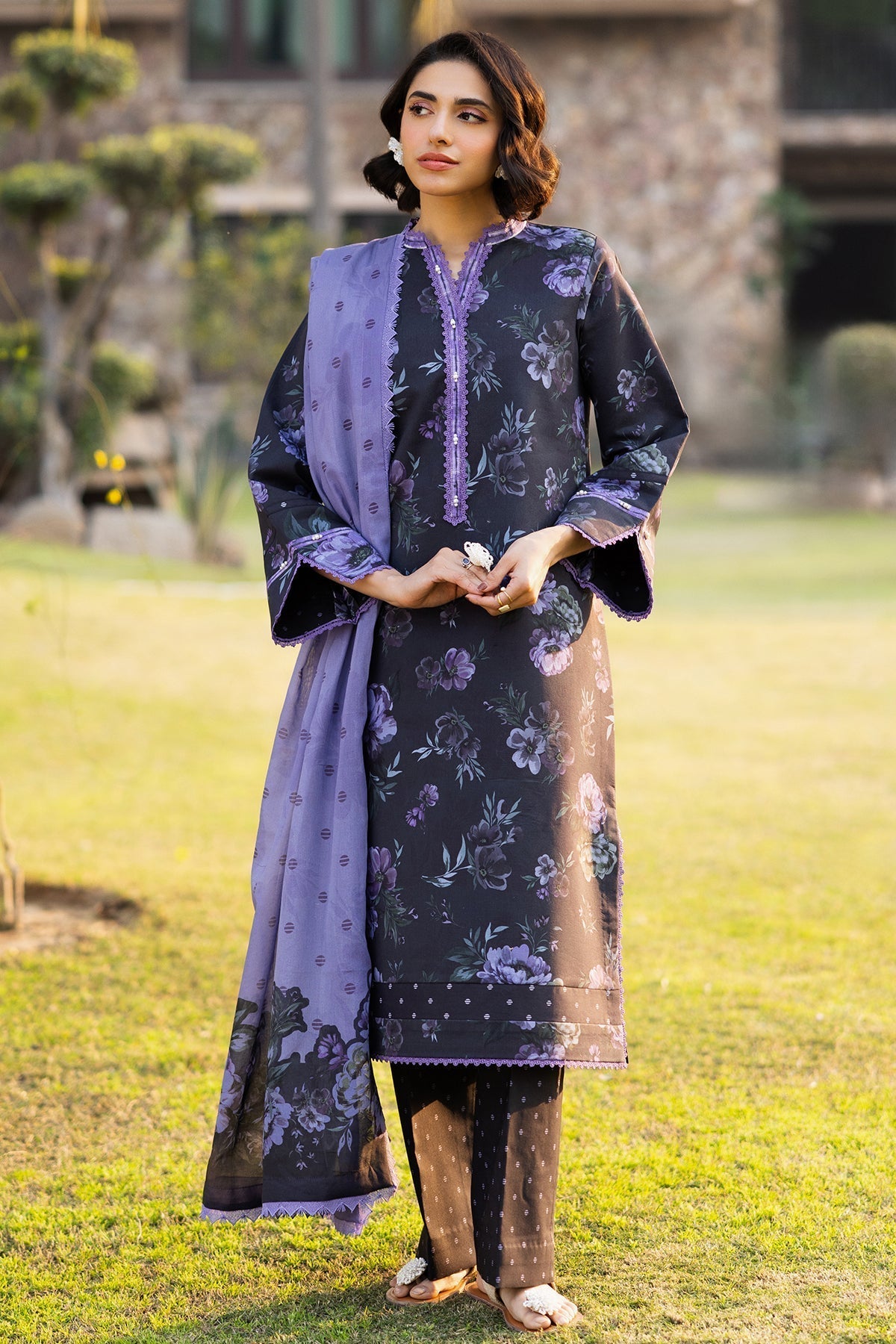 Alizeh | Sheen Lawn Prints 25 | AF-PL-6028-Bluebell XS Black Lawn