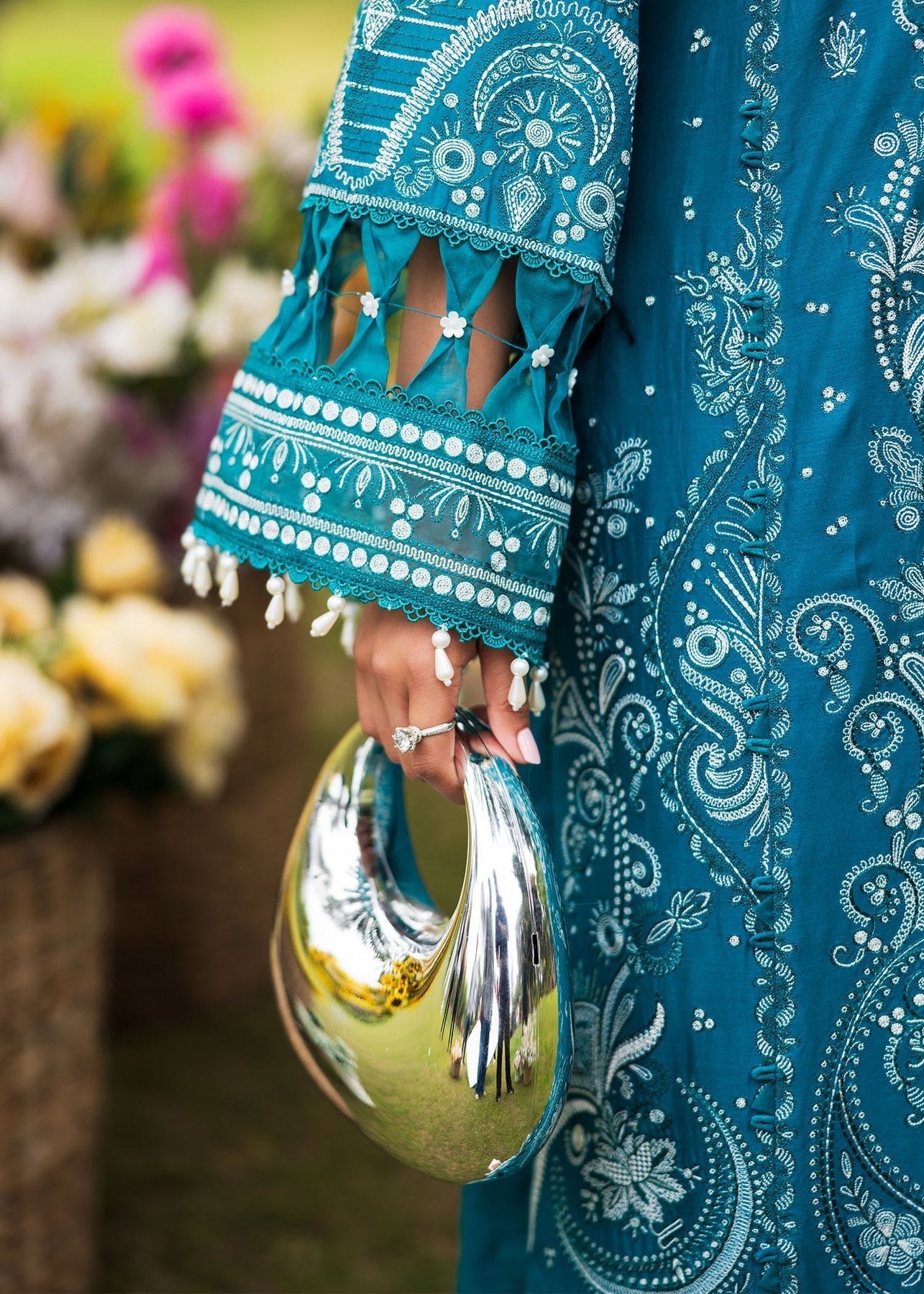 Paras by Pasha | Bloom and Beyond | Sapphire Bloom XL Teal Blue Lawn