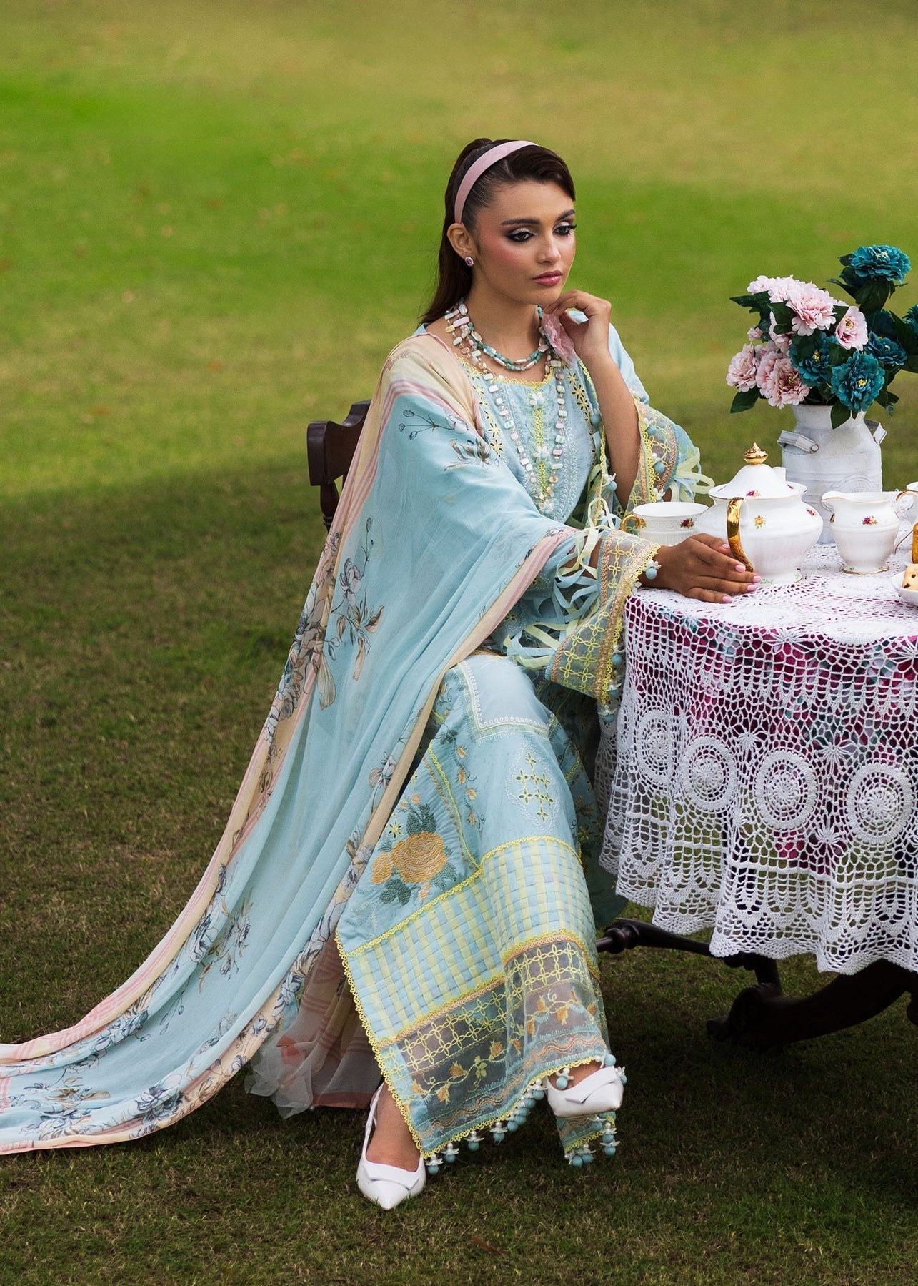 Paras by Pasha | Bloom and Beyond | Crystal Bloom L Aqua Lawn