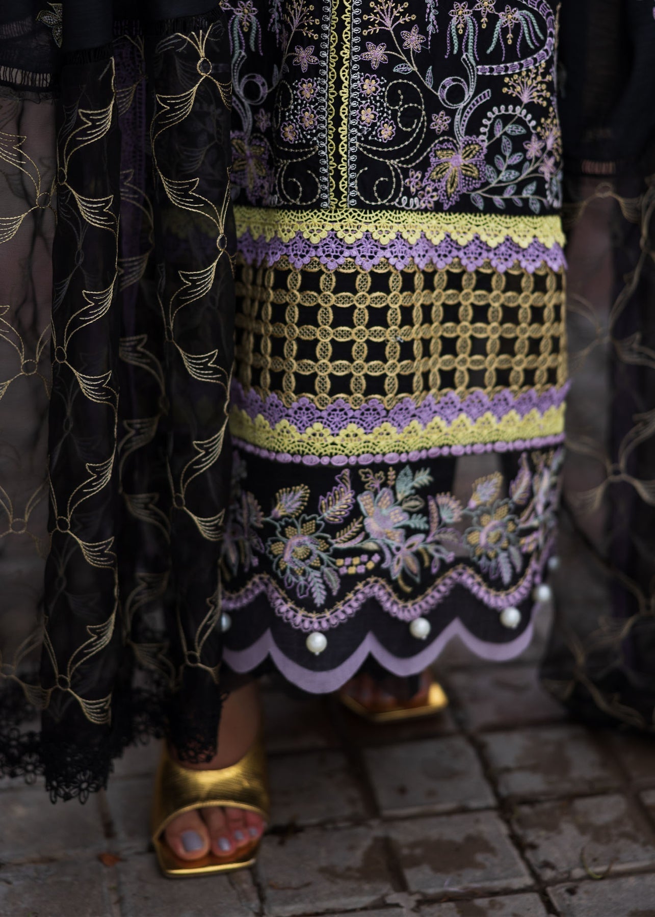 Paras by Pasha | Bloom and Beyond | Evening Bloom M Black Lawn