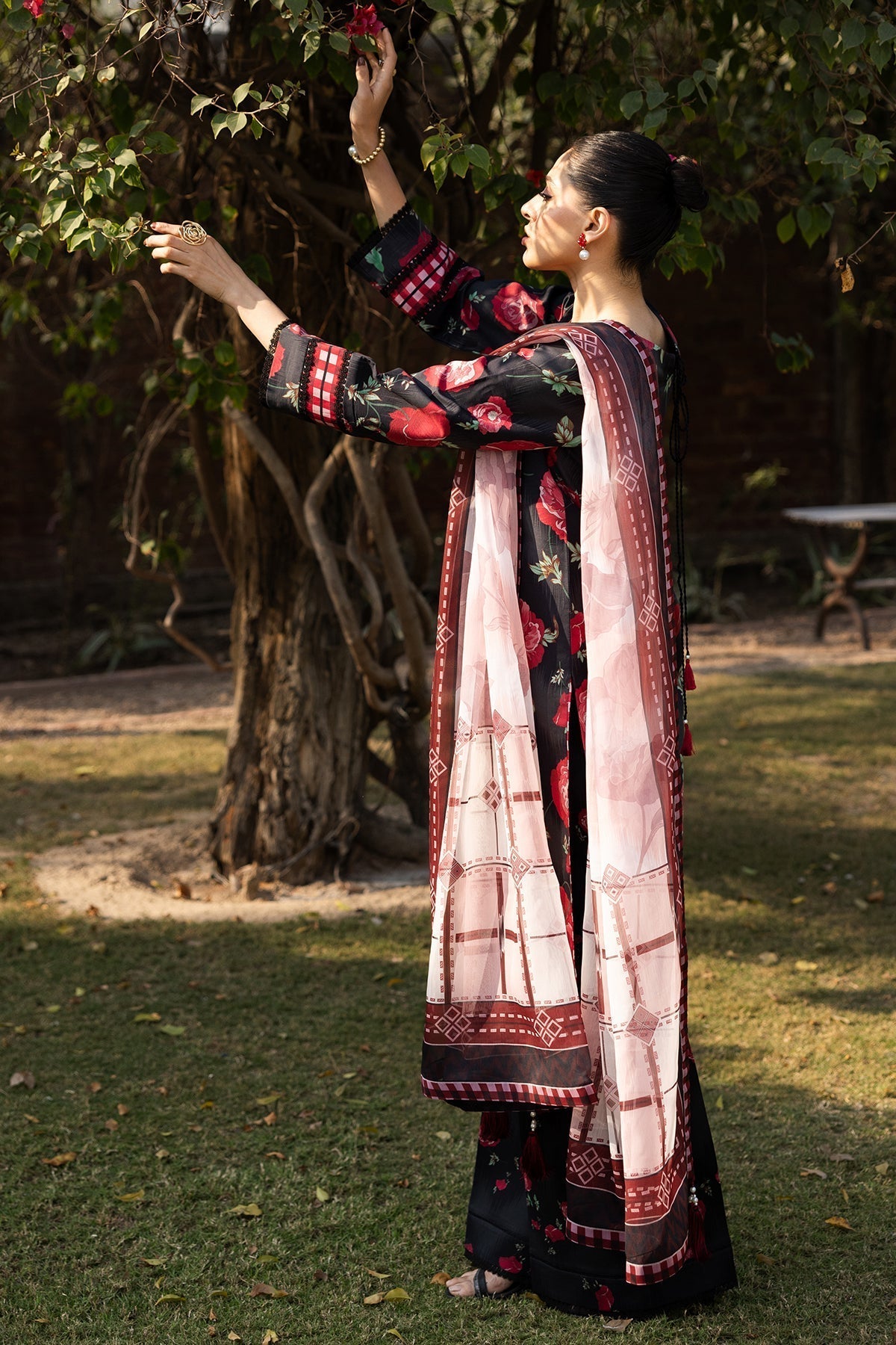 Alizeh | Sheen Lawn Prints 25 | AF-PL-6032-Somber XL Black Lawn
