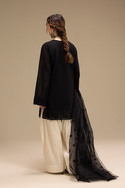 Erum Khan | Lillia Summer Edit | Night Petal S Black Karandi