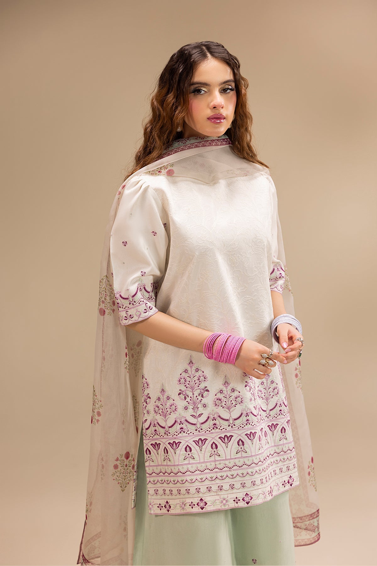 Erum Khan | Lillia Summer Edit | Pearl Blush M Off White Korean Silk