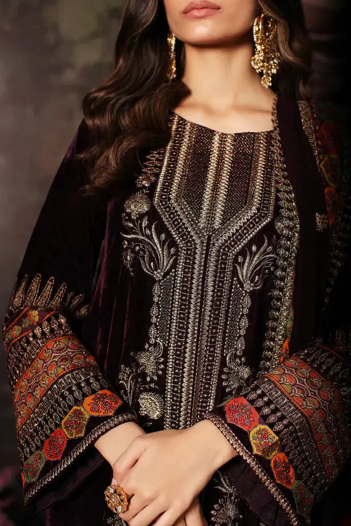 Charizma | Signora Velvet 23 | CVT3-01 - Pakistani Designer Dress - by Charizma | Type: Formal - 100% Original at Saira Sultan