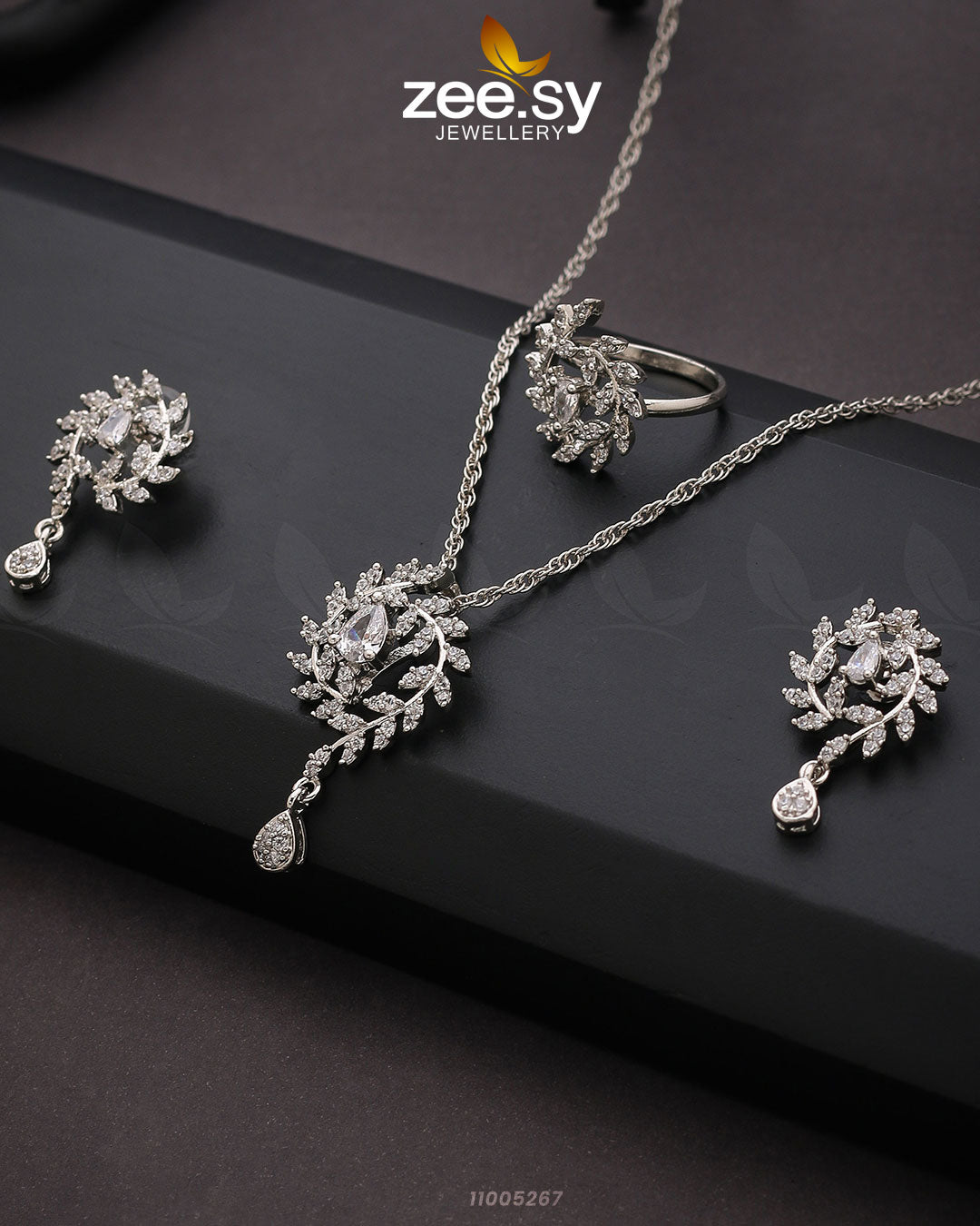 Pendant-0100 Silver White