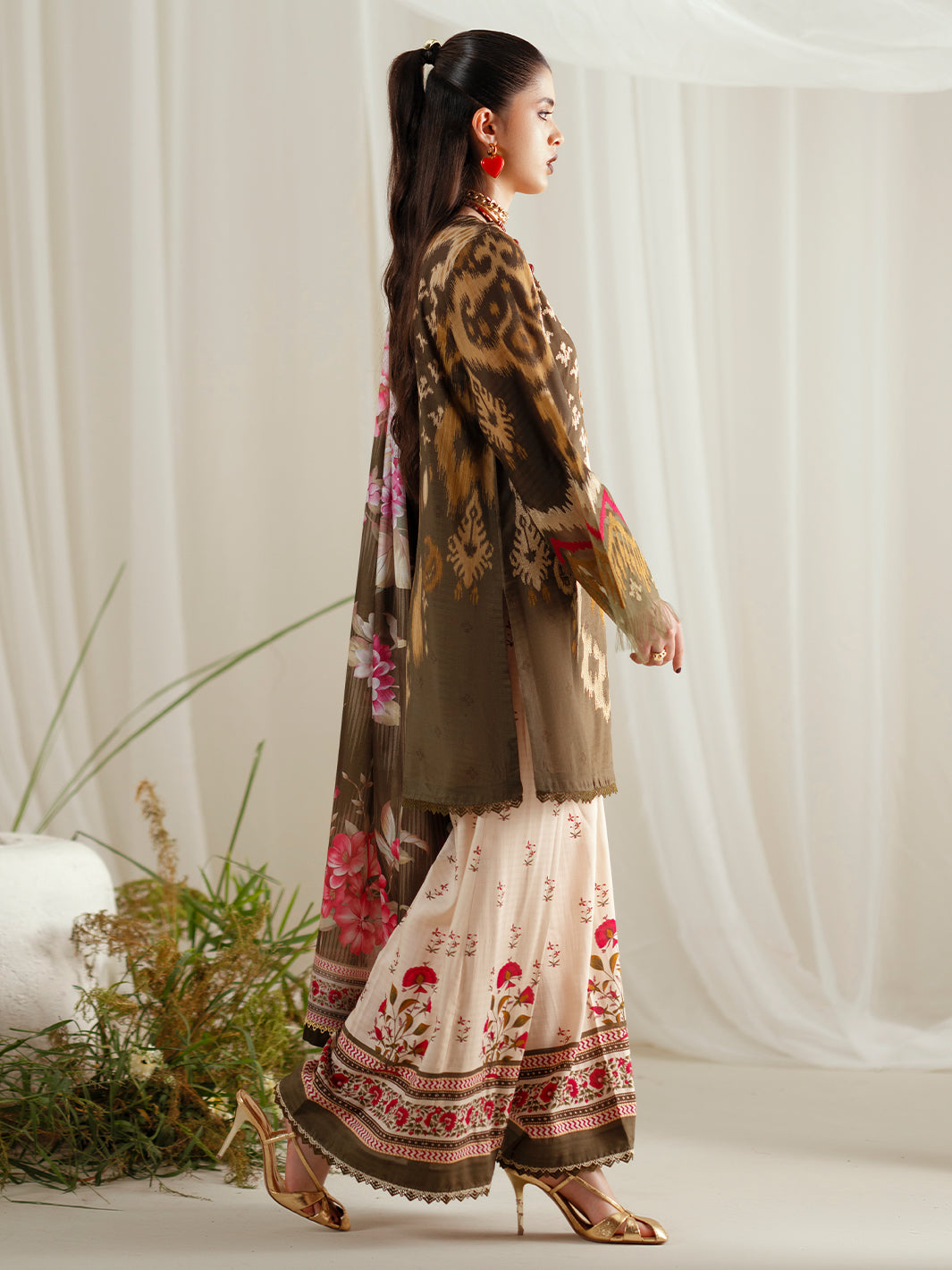Bin Ilyas | Eres Bonita Viscose 25 | 1102-B - Pakistani Designer Dress - by Bin Ilyas - Type : Ladies Clothes - 100% Original at Saira Sultan