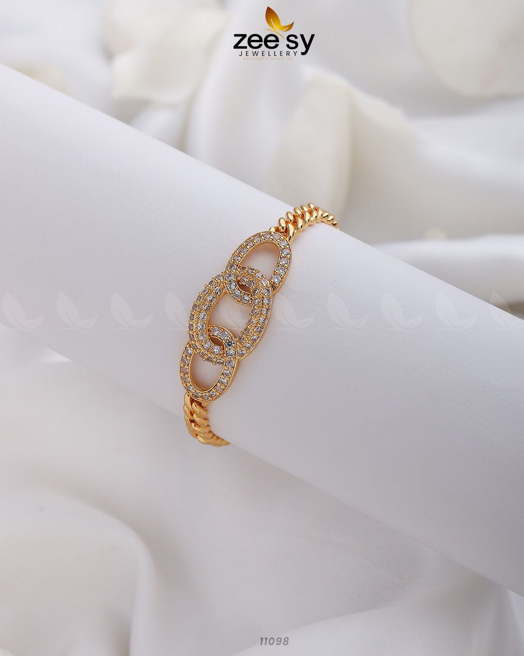 Three Linked Circles Bracelet Golden