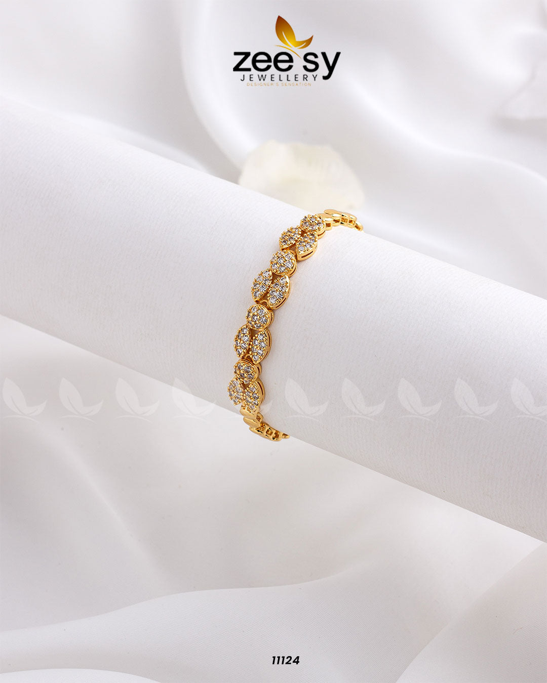 Strand Bracelets Golden