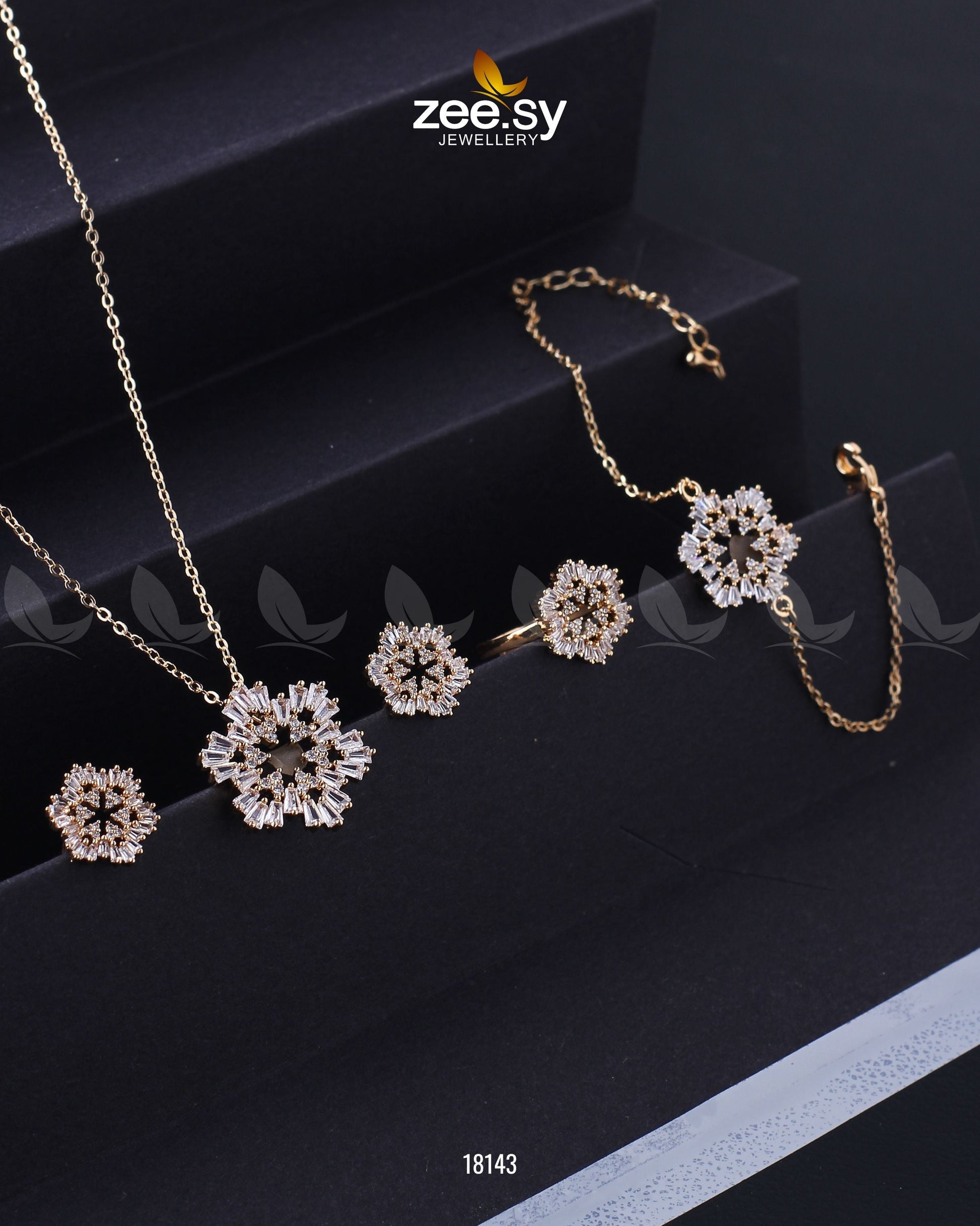 Snowflake Pendant Set Gold