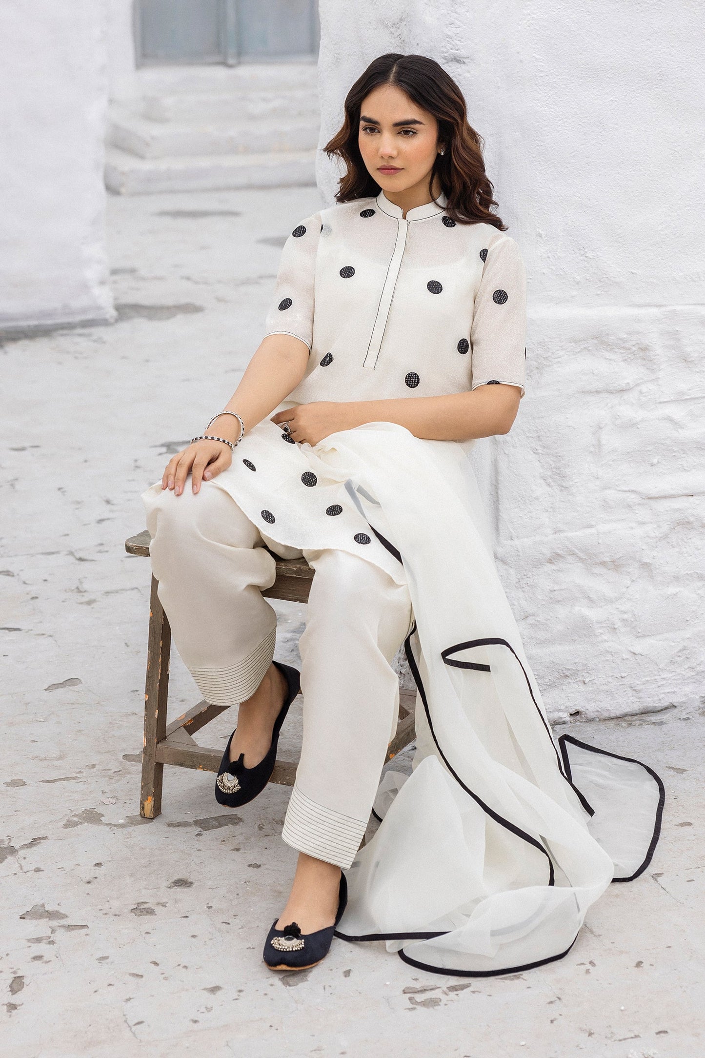 Erum Khan | Ramadan Edition | Elara XL White Cotton Karandi