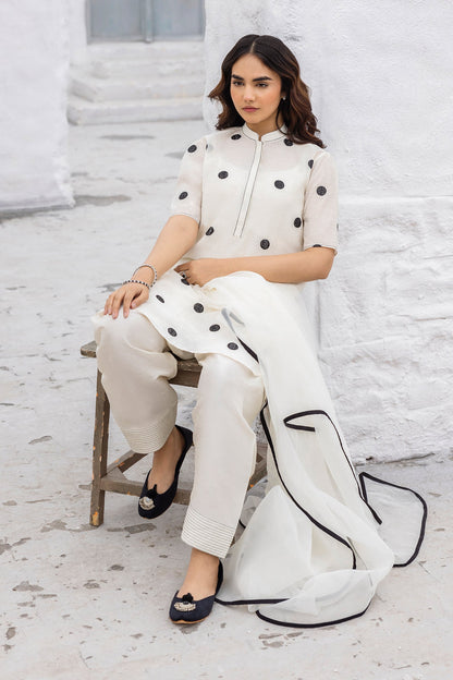 Erum Khan | Ramadan Edition | Elara XL White Cotton Karandi