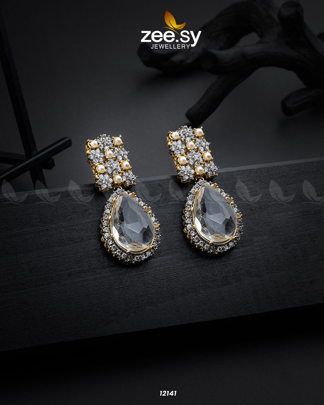 Amulet Earrings White