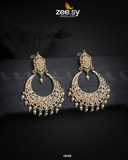 Armeena's Earrings Pearl