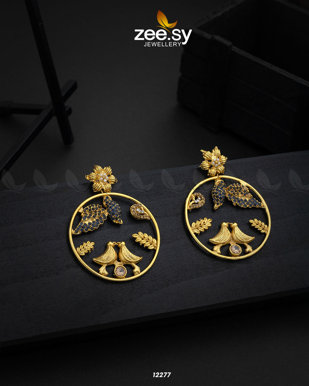 Nouveau Earrings Blue