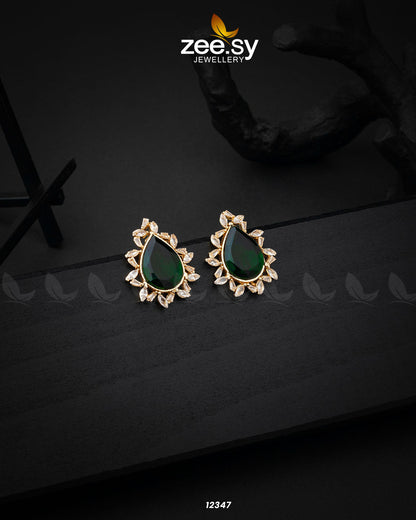 Oval Star Earrings Golden Green