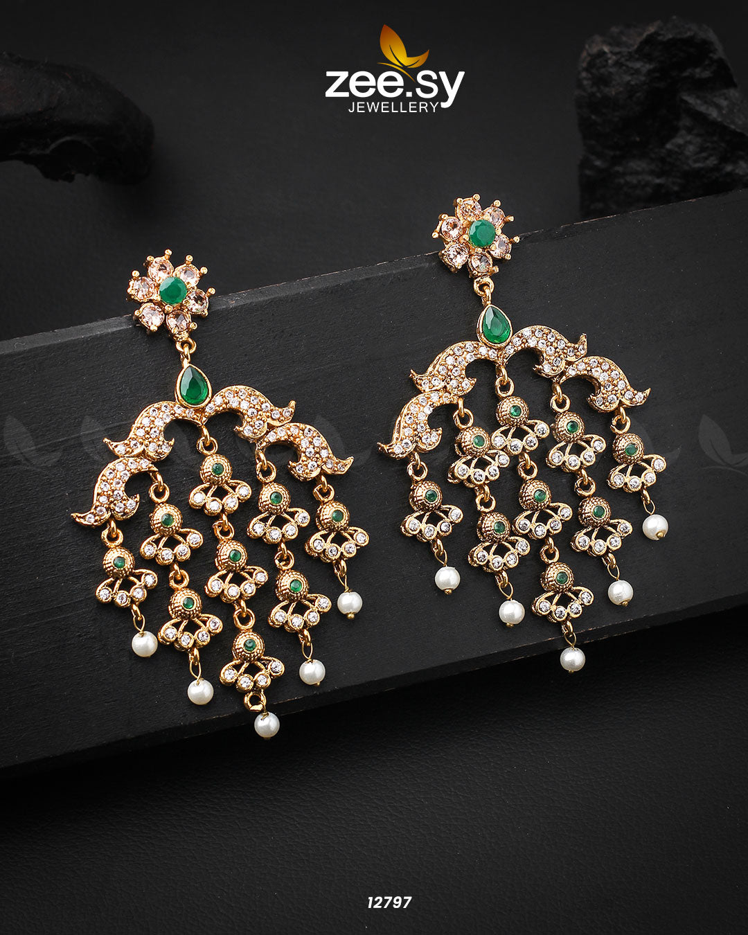 Hanging Earrings Golden Green