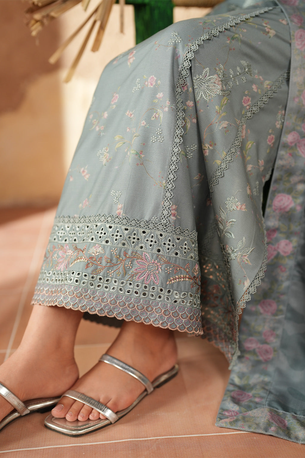 Iznik | Winter 25 | IPF-10 - Pakistani Designer Dress - by Iznik - Type : Ladies Clothes - 100% Original at Saira Sultan