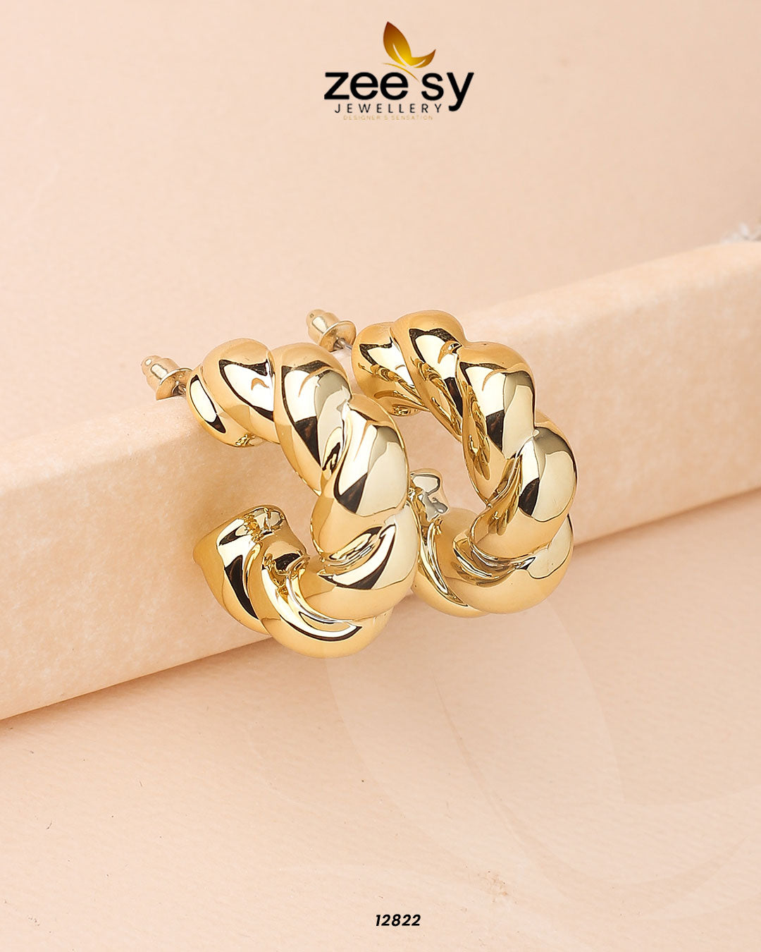 Twisted Hoop Earring Golden