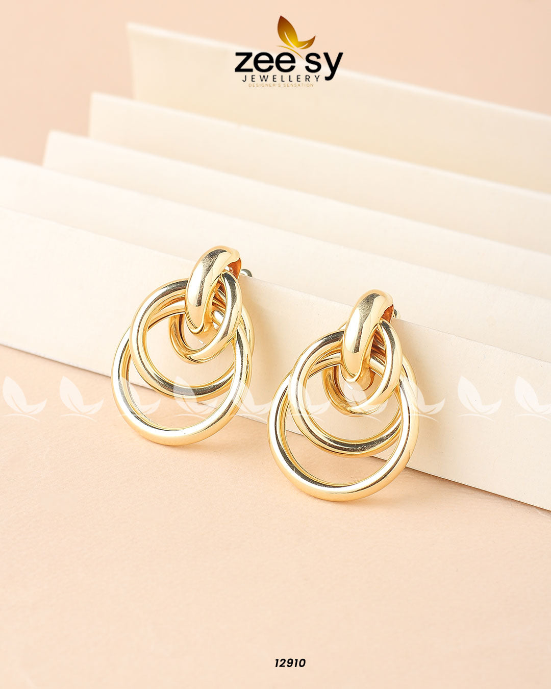 Cosmos Earrings Golden