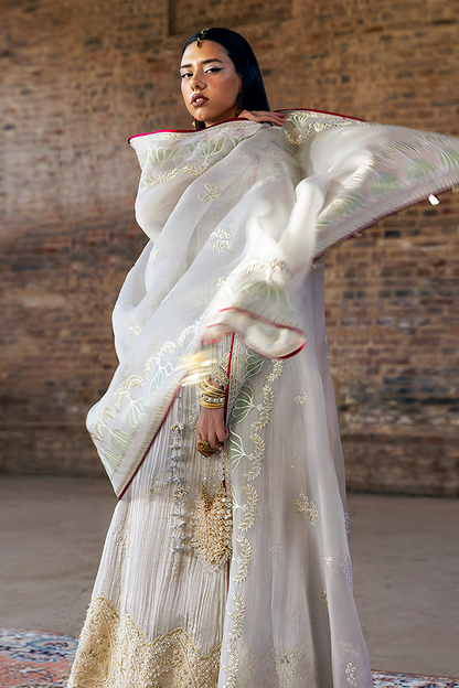 Suffuse | Silk Pret Summer 25 | NEVE M Silver Silk
