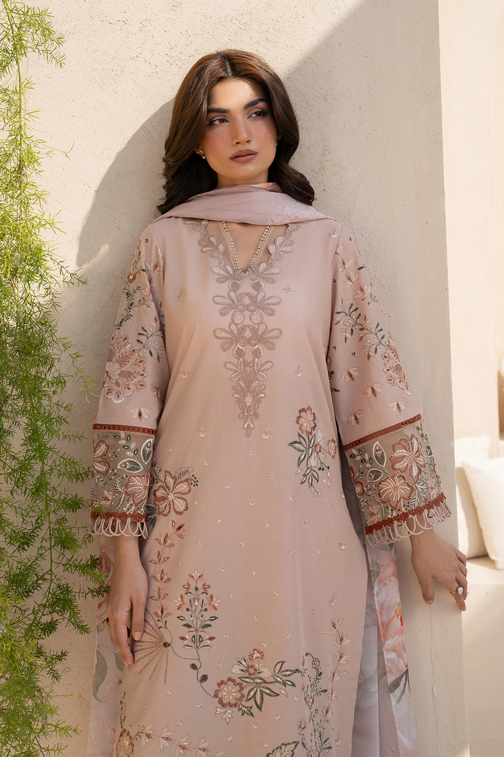 Iznik | Festive Lawn 25 | EFL-02 M Beige Lawn