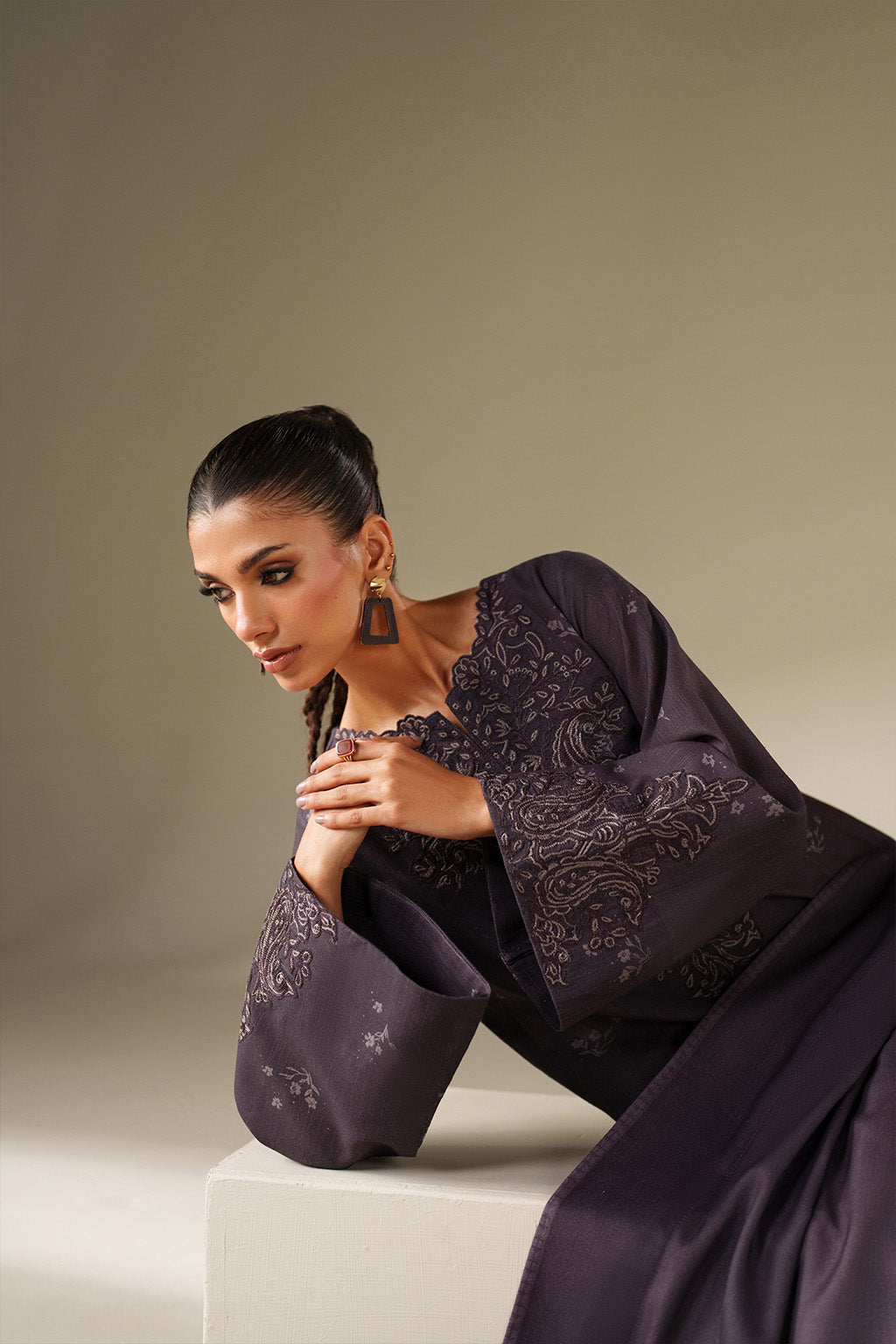 Iznik | Winter Chapter 25 | UE-558 Printed Khaddar by Iznik - Designer Dress - Type : Ladies Clothes - Available at Saira Sultan - 100% Original 