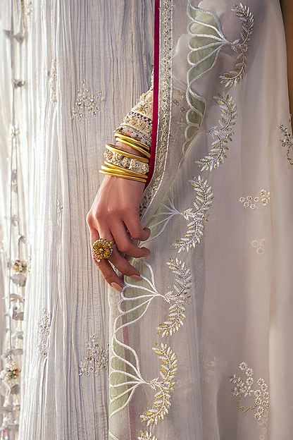 Suffuse | Silk Pret Summer 25 | NEVE L Silver Silk