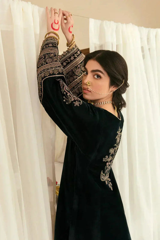 Baroque | Jahanara Luxury Velvet 23 | UF-249 - Pakistani Designer Dress - by Baroque | Type: Formal - 100% Original at Saira Sultan