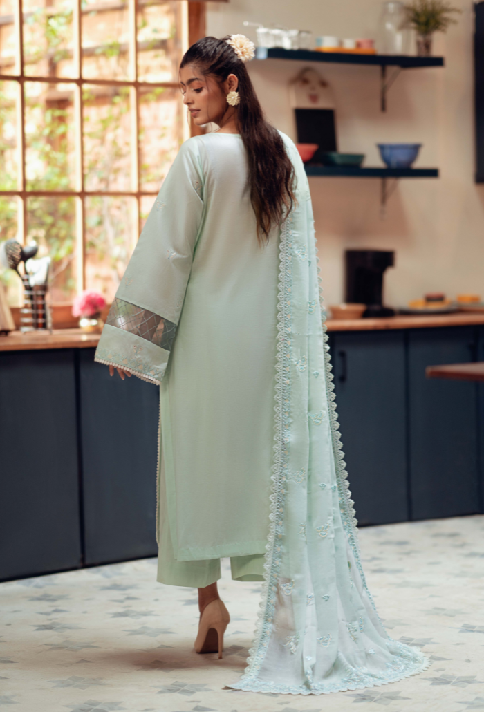 Humdum | Lala Rukh Lawn | Lalarukh - D04 S Ice Blue Lawn