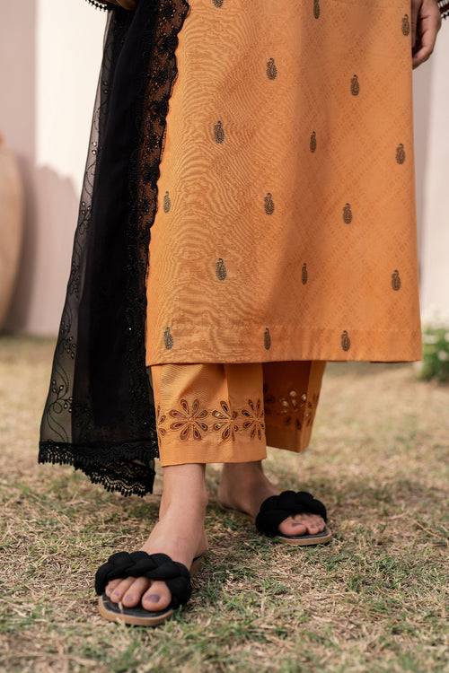 Baroque | Luxury Pret 24 | JACQUARD LAWN UF-613 - Pakistani Designer Dress - by Baroque | Type: Luxury - 100% Original at Saira Sultan
