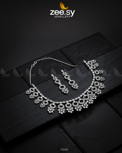 Statement Pieces Necklace Silver white