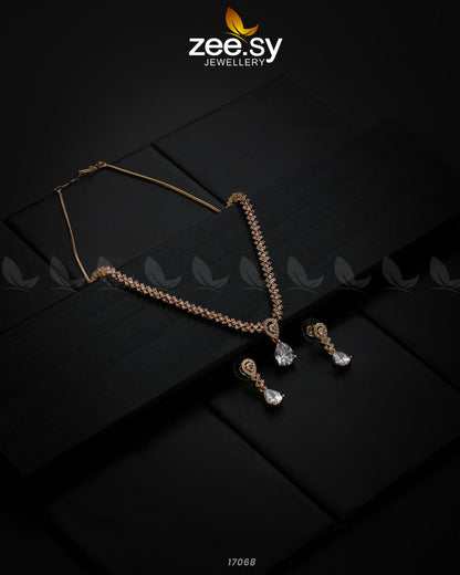Nargis Zircon Necklace Golden White