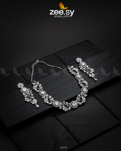 Noorani Zircon Necklace Silver White