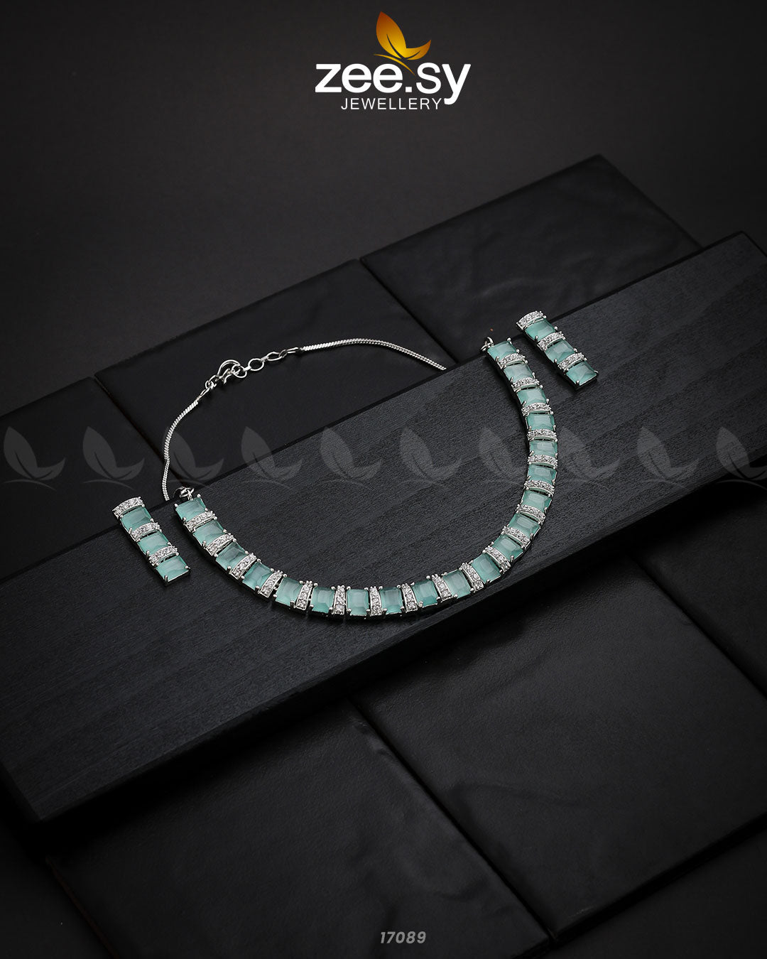 Shimmering Necklace Silver Mint Green