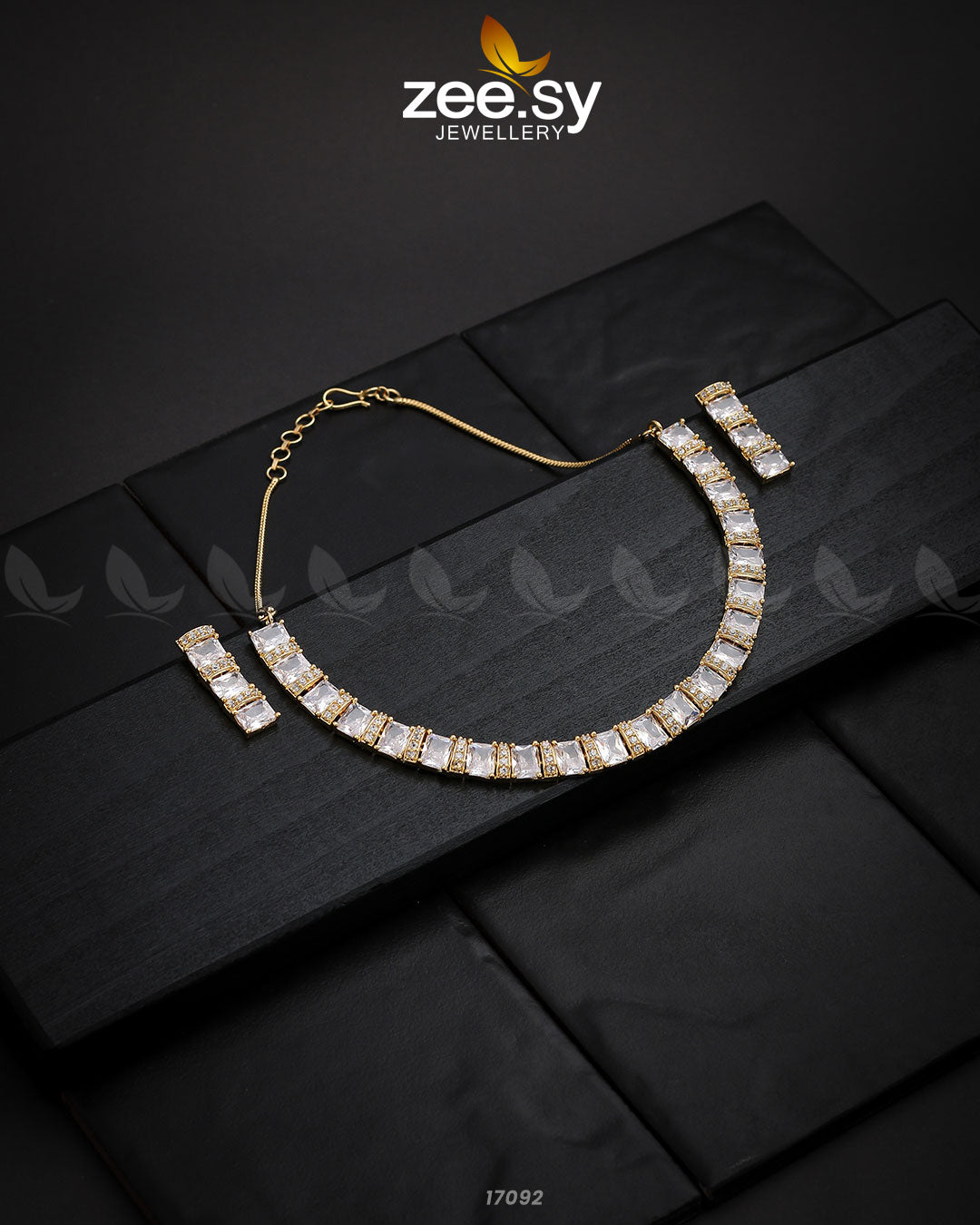 Shimmering Necklace Golden White