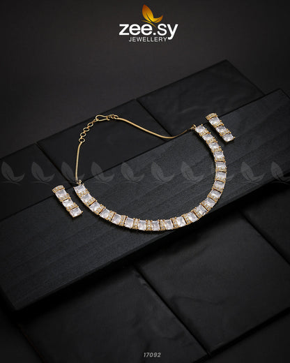 Shimmering Necklace Golden White