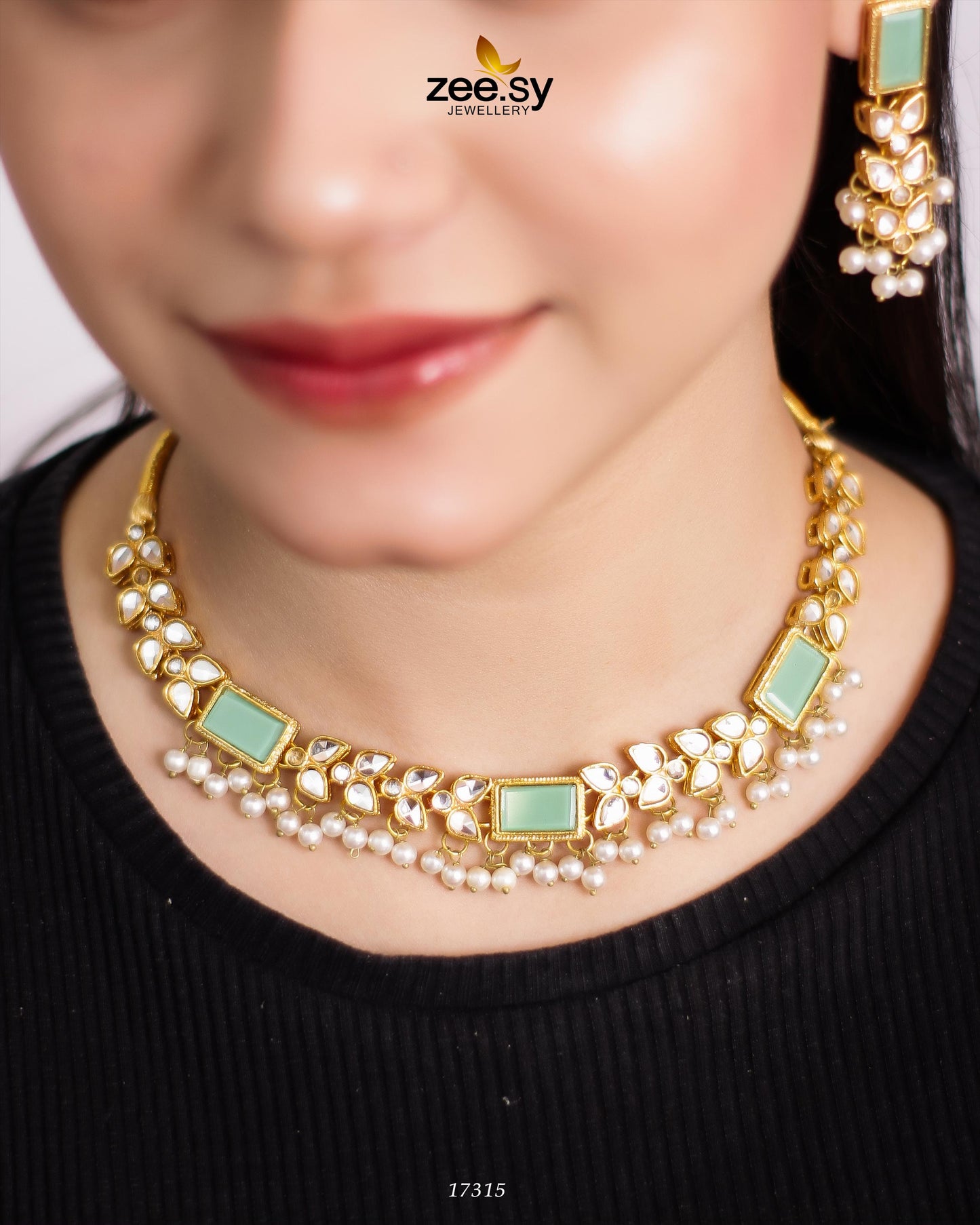Stunning Necklace Mint Green