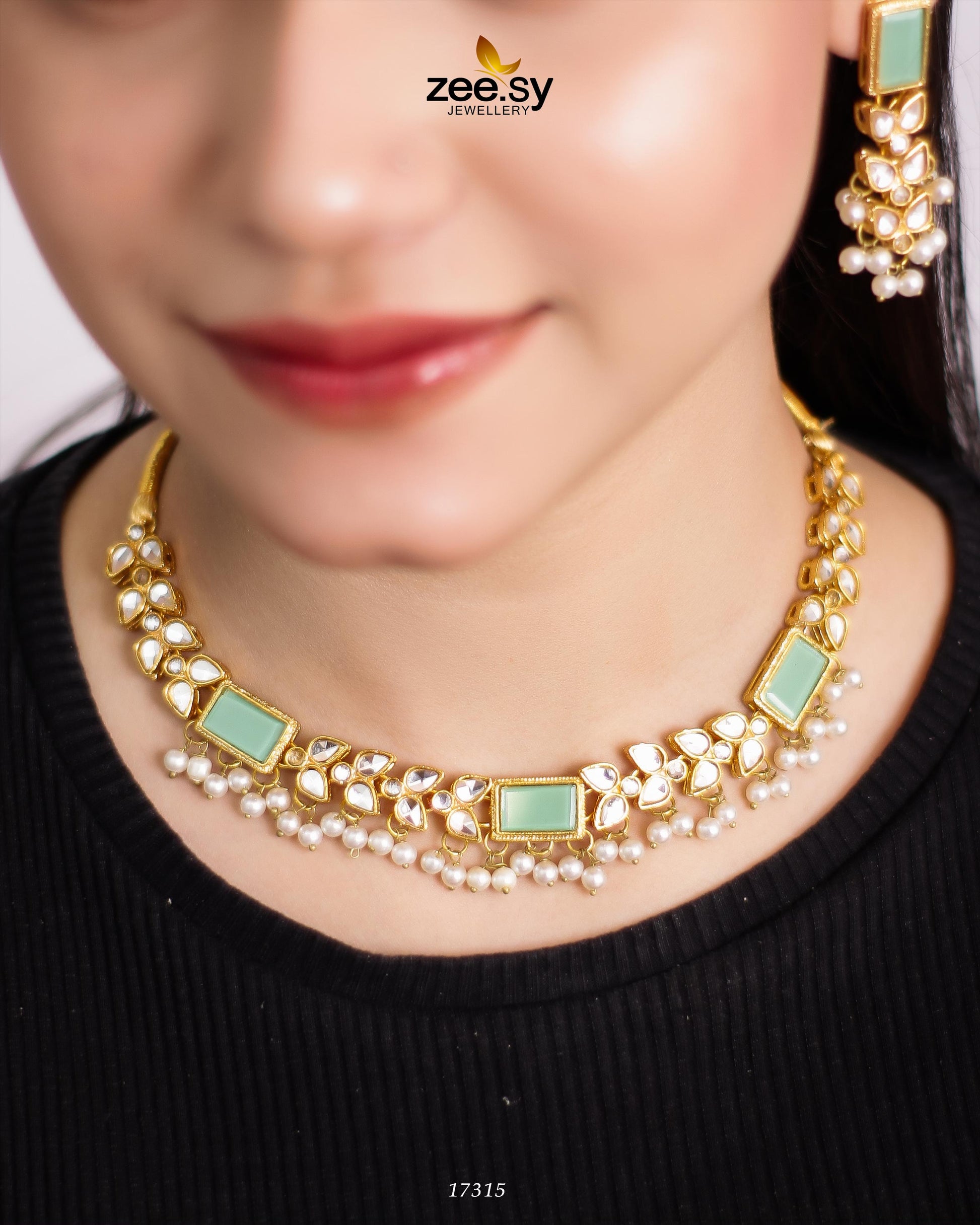 Stunning Necklace Mint Green